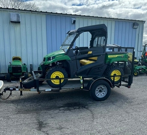 รถอเนกประสงค์ John Deere Gator 4x4 XUV 835M 4WD ใช้เครื่องยนต์เบนซิน สภาพดี ซื้อรถแทรกเตอร์ John Deere ปี 2024 - Product Image 1