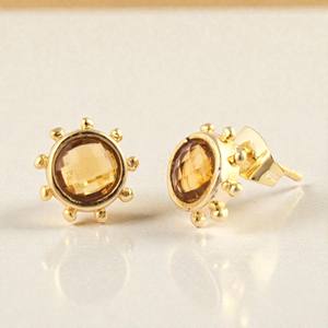 Boucles d'oreilles clous en argent sterling 925 avec pierre précieuse en quartz citrine de 6 mm - Clous fantaisie plaqués or - Fournisseur de bijoux faits à la main en gros - Product Image 1