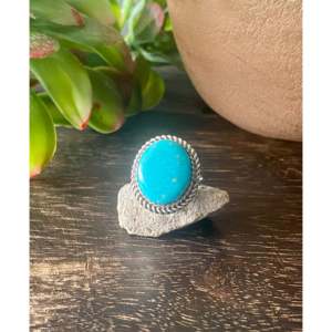Anillo de Plata de Ley con Turquesa Reda Galvan Royston, Engaste de Bisel, Diamante de Corte Ovalado, Oro Rosa, Talla 6.25, Elegante, Moderno, Idea de Regalo - Product Image 1