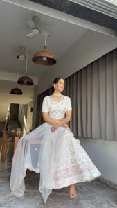 Beau mariage Lehenga avec broderie lourde de fil multicolore, Dori et travail de paillettes lourdes - Product Image 3