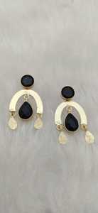 Noir Arc ชุดต่างหูห้อยทองเหลืองขนาดใหญ่สง่างามแบบมินิมอลโมเดิร์นออกแบบได้ตามต้องการด้วยลวดลายร่วมสมัยสำหรับผู้หญิง - Product Image 2