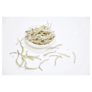 Thé blanc de Ceylan pur biologique fraîchement récolté et fait à la main pointes en argent thé amincissant à feuilles mobiles de qualité supérieure en boîte et en vrac - Product Image 1