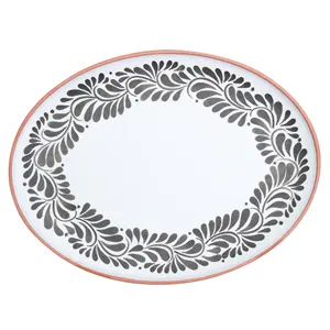 Assiette en céramique classique imprimée sur mesure pour servir des aliments et des desserts, assiette en céramique pour une restauration moderne et traditionnelle - Product Image 1
