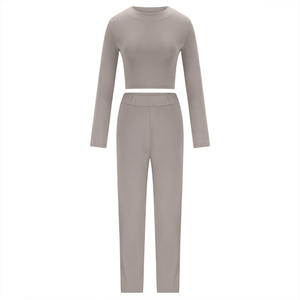 Ensemble de yoga pour femmes 2 pièces fermeture élastique de haute qualité sans manches motif solide respirant à séchage rapide avec logo avant arrière personnalisé - Product Image 2