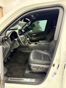 GRAN OFERTA EN NUESTRO NUEVO TOYOTA LANDCRUISER GR SPORT CON MOTOR BITURBO, 457 CABALLOS DE FUERZA Y 583 LIBRAS-PIES DE TORQUE - Product Image 3