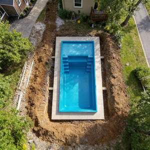 Fabricant de piscines enterrées de luxe en fibre de verre, sièges longs résistants - Product Image 2