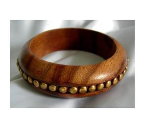 Bracelets en bois simples et élégants, imperméables, avec couleurs personnalisées - pour les amateurs de bijoux traditionnels minimalistes et les cadeaux d'affaires - Product Image 4