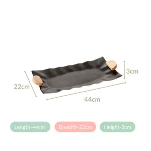 Plateau décoratif en métal noir en forme de rectangle pour aliments et collations avec poignées en bois pour la décoration intérieure au prix de gros - Product Image 4
