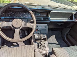 Renault Alliance GTA Convertible de 1987, Usado, Sin Reserva, Transmisión Manual de 5 Velocidades, Modelo Único de 1 Año, 1 de 1029 Fabricados - Product Image 4