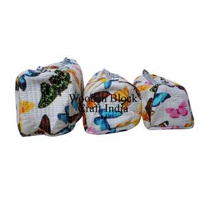 Nouvel ensemble de 3 trousses de toilette élégantes en tissu matelassé à imprimé papillon blanc, organisateur de voyage durable, sacs cosmétiques - Product Image 2