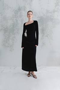 VESTIDO ASIMÉTRICO WHITE ANT ABOLI, vestidos elegantes de manga larga para mujer con flor 2025, ropa de mujer hecha en Vietnam - Product Image 4