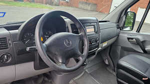 USED 2025 SPRI-NTER 2500 170 WB <b>PASSENGER</b> VAN RWD ACCIDENDALY FREE - Product Image 3