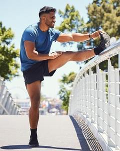 Pantalones cortos de entrenamiento para correr de gimnasio informales sólidos de secado rápido para hombre, bolsillos con cordón, deportes, patrón caliente de punto - Product Image 4