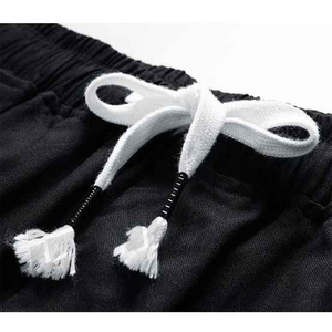 Short cargo pour hommes avec poches plage style décontracté design brodé coloré running fit cool streetwear ambiance d'été journée active - Product Image 1