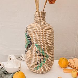 Bouteille d'eau décorative en jonc de mer fabriquée au Vietnam Matériau écologique pour la décoration intérieure et la décoration de la vaisselle Vente en gros - Product Image 6