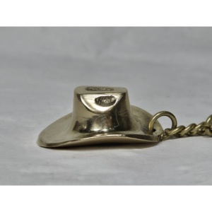 Porte-clés promotionnel artisanal en laiton, design unique de mousqueton, motif chapeau de cowboy - Product Image 2