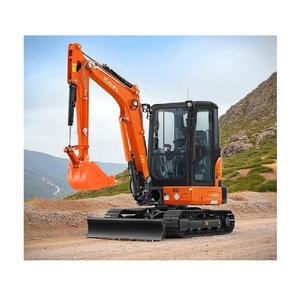 รถขุดขนาดเล็ก Kubota KX033 4 ตัน สำหรับมืออาชีพ พร้อมตัวเลือกใบมีดปรับมุม และความเร็วรอบเครื่องยนต์ 2200 รอบต่อนาที ประหยัดพลังงาน - Product Image 3