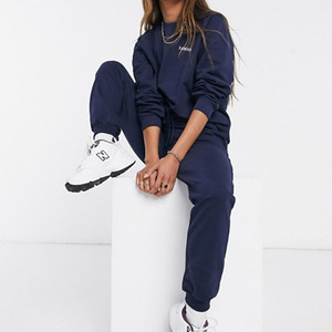 Conjunto Deportivo Informal de Algodón para Mujer, Servicio OEM de Fábrica, Manga Larga para Invierno, Transpirable, Cuello Redondo, Poliéster - Product Image 1