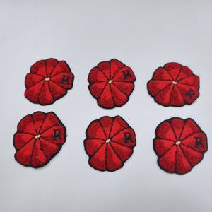 Parche de Felpa con Flor Roja y Cualquier Letra, Parches Bordados con Borde Bordado, para Hombre o Mujer, DIY - Product Image 3