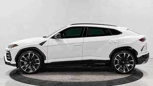 Lamborghini Urus 2021 PARFAITEMENT UTILISÉE - Product Image 4