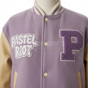 Chaqueta Varsity para Hombre, Color Morado y Dorado, Letra P Bordada, Estilo Preppy Personalizado, Corte Regular, Cuello Alto, Invierno, Impermeable, Forro de Piel de Oveja - Product Image 3