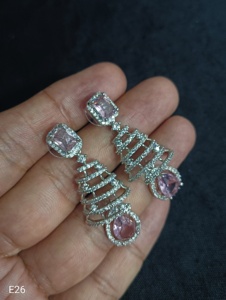 Pendiente indio de diseño exclusivo ligero con diamante americano para mujer, para fiesta, fiesta de moda para mujer - Product Image 4