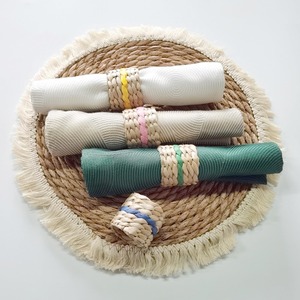 Anneaux porte-serviettes en herbe de mer faits à la main, anneaux en herbe de mer pour tenir les serviettes, style de table à manger - Product Image 1