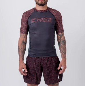 เสื้อแรชการ์ดแบบสั้นของผู้ชายเสื้อรัดรูปแขนสั้นสำหรับผู้ชายเสื้อกีฬาแบบรัดผดผื่น - Product Image 1