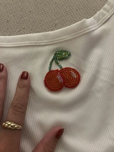 Breloque et porte-clés brodés de champignons perlés faits à la main de haute qualité, avec un attrait élégant et tendance de qualité supérieure, provenant d'Inde - Product Image 3