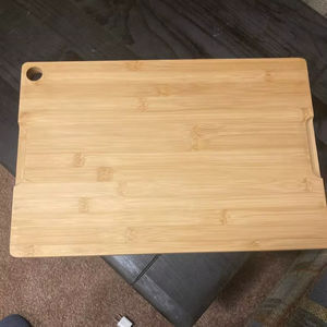 Planche à découper rustique et alimentaire en bois naturel et résine, très demandée, pour un usage quotidien en cuisine, en provenance d'Inde - Product Image 1