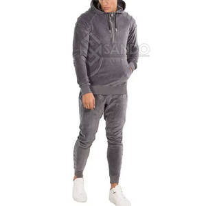 Chándal de terciopelo de calidad superior para hombre con estilo único, moda de tendencia, logotipo personalizado, cuello con capucha, precio de fábrica para invierno - Product Image 2