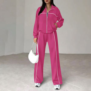 Nouveau style de survêtements pour femmes, survêtements avec logo personnalisé, rose vif, fermeture éclair et pantalon à bordures, ensemble coordonné rose vif, look décontracté et de voyage - Product Image 4