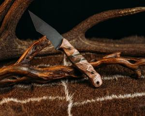 Lame enduite de poudre noire faite à la main avec le cadeau de couteau de chasse de manche en bois pour votre père et frère. - Product Image 2