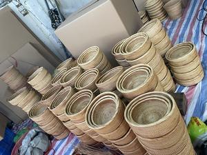 Caja de Almacenamiento Redonda de Ratán Tejida a Mano con Tapa para Frutas y Pan, Precio Competitivo, Hecho en Vietnam - Product Image 2