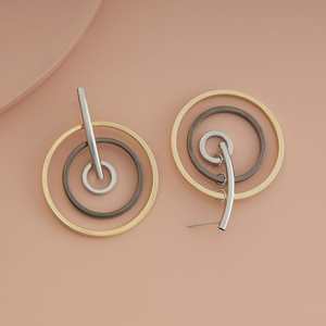 Pendientes de botón geométricos de moda con colgante, estilo religioso, chapados en oro, aleación de zinc, cobre, latón, con diamantes y perlas como piedras principales, para fiestas. - Product Image 3
