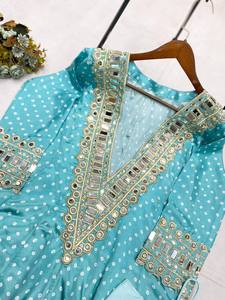 Traje de Kurta de tres piezas de diseñador moderno, ropa tradicional india pakistaní con estilo para ocasiones de fiesta, blusa de tubo delgada - Product Image 5