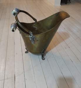 Stylish brass coal bucket with timeless appeal for homes decorated in rustic classic or <b>Victorian</b> style interiors - Product Image 3