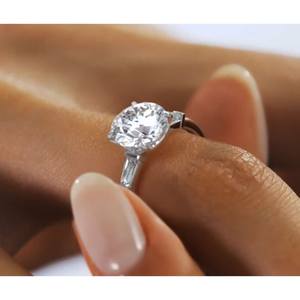 Anillo de Diamantes de Oro Sólido de 10k con Corte Redondo y Baguette, Anillo de Boda con Diamante Cultivado en Laboratorio, Anillo de Compromiso con Diamante de Corte Redondo para el Amor - Product Image 6