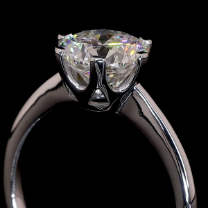 Bague en diamant de laboratoire Radiant Glow Serti de griffes coupe ronde Or blanc 14K VVS2 Clarté 3.00 Carat Certifié IGI - Product Image 4