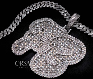 Suministro directo de fábrica Colgante de letra de nombre de diamante personalizado para uso diario u ocasiones especiales Disponible para cantidad de fábrica - Product Image 3