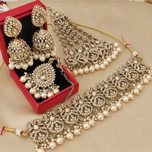 Beautiful Premium Quality Traditional <b>Choker</b> Necklace Set With Maang Tikka & Pasa Ideal For Wedding,Festive Occasions,Party Wear - Product Image 4