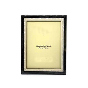 Cadre photo moderne en bois de manguier, luxueux et durable, avec couleur et taille personnalisées - Product Image 4