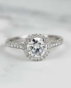 Anillo de compromiso de moissanita de corte redondo de 8mm | Anillo de oro y plata con banda Halo Pave | Joyería fina de aniversario de Boda nupcial OEM - Product Image 1