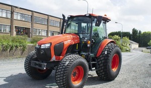 Tractor Agrícola M5-112 4WD de 110HP con Neumáticos Grandes de Color Rojo - Product Image 6