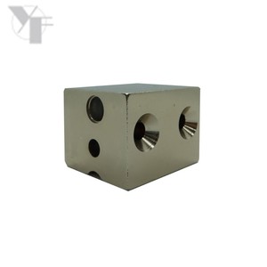 Tube carré en aluminium extrudé OEM Yuh Field pour l'artisanat industriel métallique, 0,851 kg par mètre, certifié ISO ROHS - Product Image 2