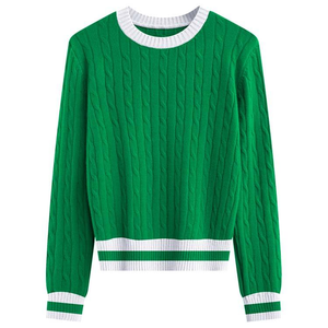 Suéter Varsity Personalizado Rojo con Cuello Redondo y Logotipo Frontal, para Grupos Universitarios y Hermandades - Product Image 4