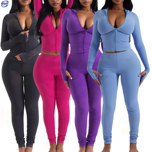 Femmes broderie personnalisée Gym Crop veste à capuche zippée Leggings à manches longues sans couture Fitness Yoga ensemble décontracté sport costumes - Product Image 1