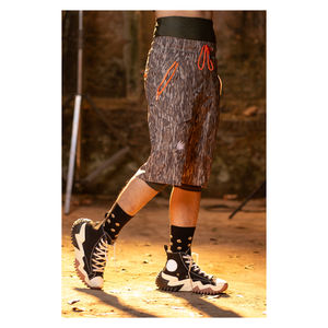 Amriss กางเกงขาสั้นลำลองสำหรับผู้ชายแบบสั่งตัดตามแบบเป็นมิตรกับสิ่งแวดล้อมชุดฤดูร้อนหกฤดูชุดแบบเรียบง่ายและทันสมัยจากบังคลาเทศลายพื้นเรียบ - Product Image 1