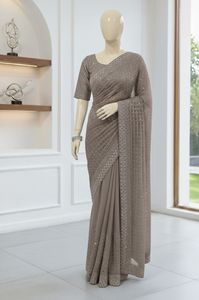 Sari Paquistaní de Red con Bordado y Trabajo Manual Pesado, Perfecto para Fiestas y Ocasiones Especiales - Product Image 4