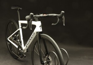 Nueva Bicicleta de Carretera Original SL8 EXPERT-Ultegra Di2-Carbon-2025-Grado DIY-Origen Estadounidense-Blanco Brillante / Negro Metálico Superior - Product Image 3